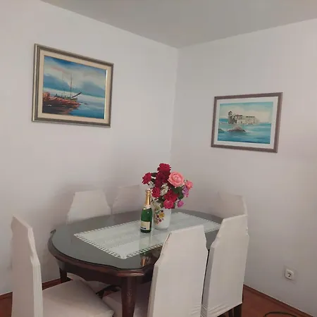 Old Town Vjera Apartman *